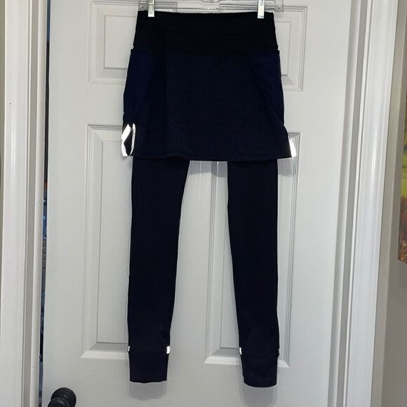 Athleta 2 in 1 Fleece Lined Skirt with Leggings - Geometric Print - Picture 1 of 9